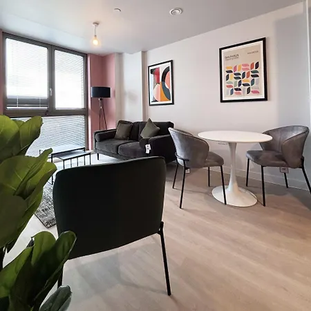 Stylish One Bedroom Flat In Old Trafford Apartment *