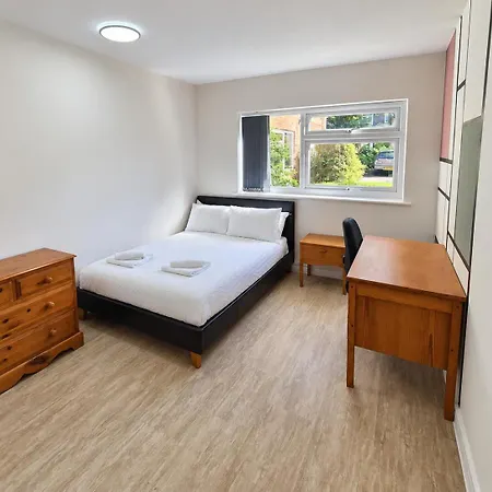4-bed In Sleeps 8 Apartamento *