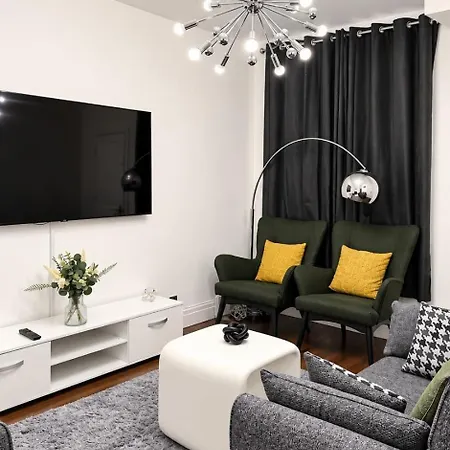 Spacious 4 Bedroom House Close To Centre Apartamento Mánchester