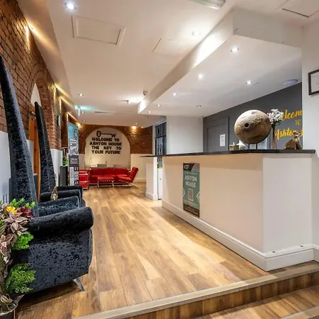 For Students Only - Ashton House In Apartamento