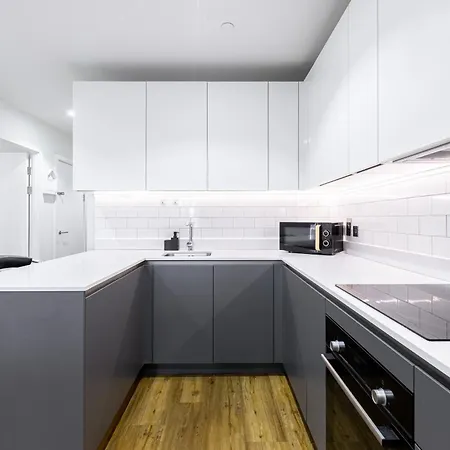 Boutique 2-bed Retreat - Ao Arena & Victoria Stn Apartment