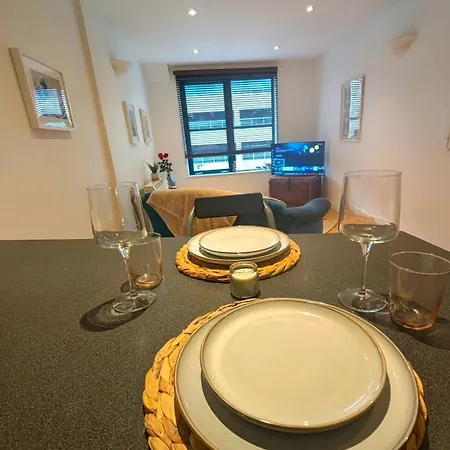 Apartment Beautiful, Calm And Cosy, 1-bed Apt, Northern Quarter, *