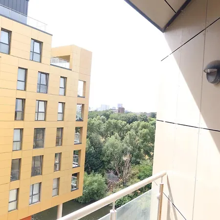 Apartamento Lovely One Bedroom Apartment, Balcony & Sleep Four Mánchester