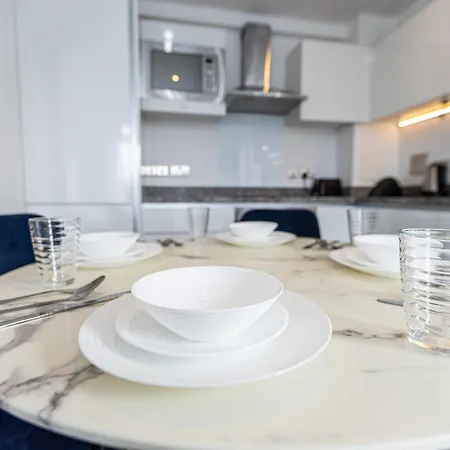 Modern 1-bed Sleeps 4 Free Parking Apartamento