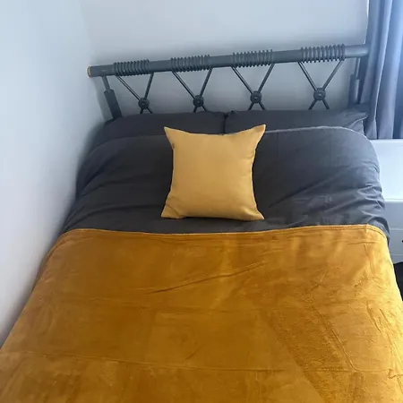 Upper Flat In Clayton Walking Distance To Etihad Co-op Live Mánchester