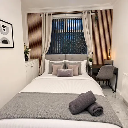 Apartamento The Luxe Hot Tub House