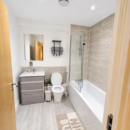 2br Salford Haven With Balcony In Greater * Mánchester