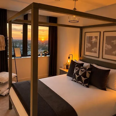 New! Floor - Old Trafford Views & Parking *