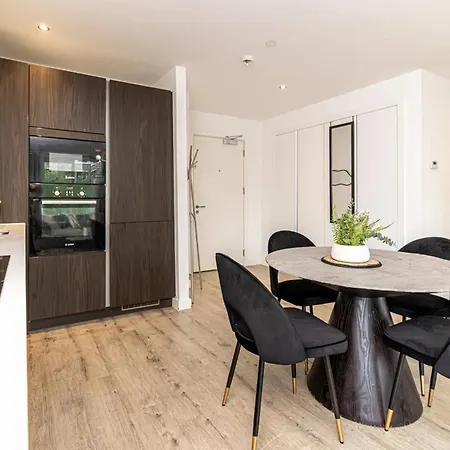 Spacious 2-bed Canal-side Sleeps 4 * Mánchester