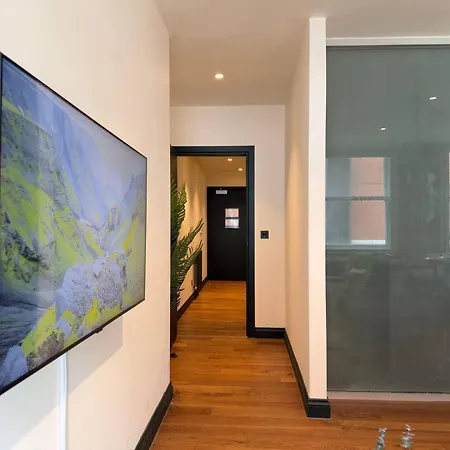 Modern 1br - Exposed Brick - Gym - Monthly Apartment Manchester