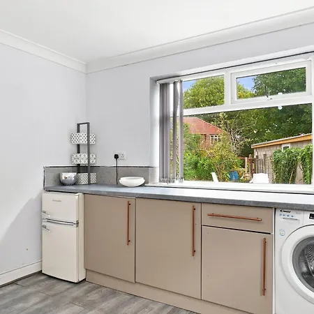 Self-contained Near Old Trafford, Apartment *