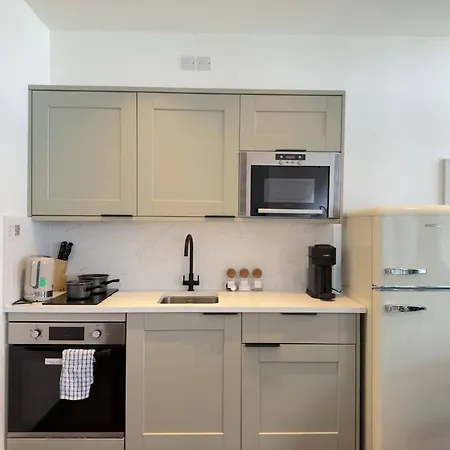 Modern 1br - Exposed Brick - Gym - Monthly *