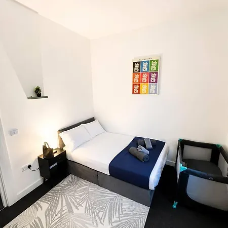 Luxury 2br • Free Parking • Access * Mánchester