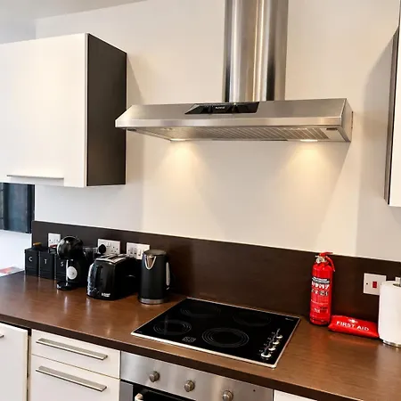 2 Bed City Centre Apartment With Private Balcony - Northern Quarter & Piccadilly Apartment *