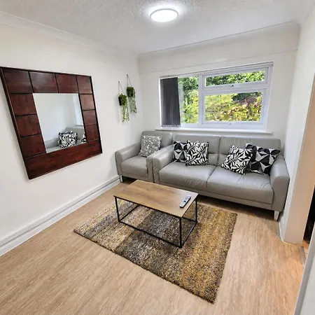 4-bed In Sleeps 8 Apartamento *