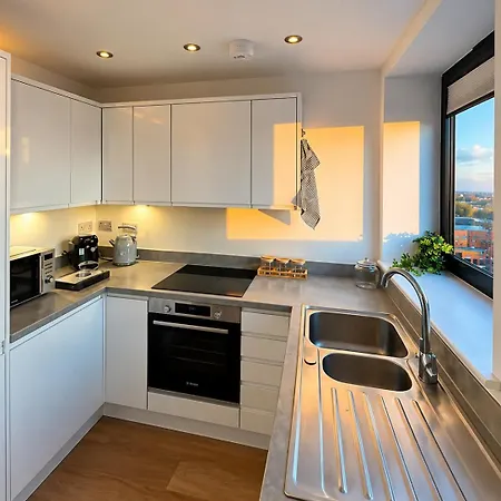 Apartment New! Floor - Old Trafford Views & Parking Manchester