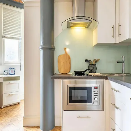 Apartamento For Students Only - Ashton House In *