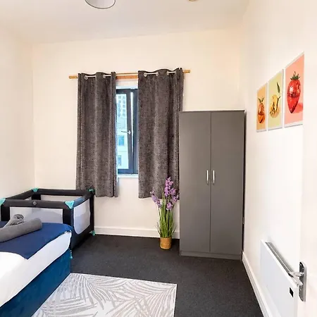 Luxury 2br • Free Parking • Access