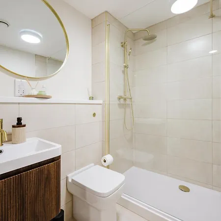 Stylish 1br Piccadilly - Terrace View - Sleeps 4 Apartamento Mánchester