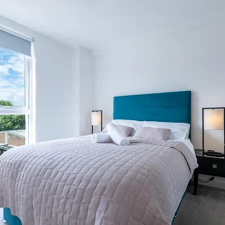 Modern 1-bed Sleeps 4 Free Parking Mánchester