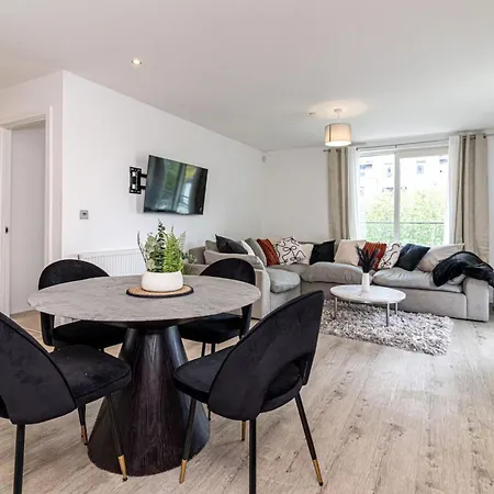 Apartamento Spacious 2-bed Canal-side Sleeps 4 *