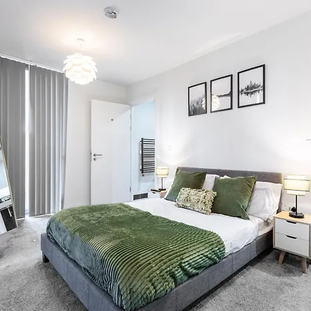 Apartment Boutique 2-bed Retreat - Ao Arena & Victoria Stn