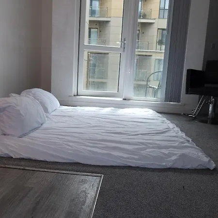 Lovely One Bedroom Apartment, Balcony & Sleep Four Apartamento