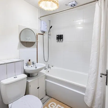 Luxury 1br Sleeps 4 Near Long Apartment *