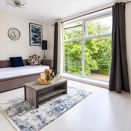 Apartment Luxury 1br Sleeps 4 Near Long