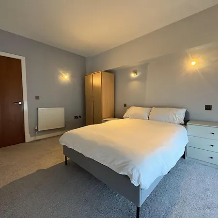 2 Bedroom Apartamento