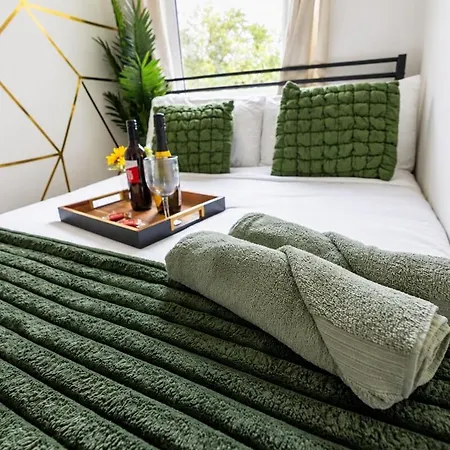 Luxury 1br Sleeps 4 Near Long Apartment