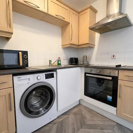 Apartment Close To Centre, Parking, Ao Arena, Victoria Station *