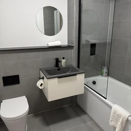 Standard Two Bedroom Near Mediacity