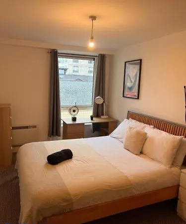 Oxford Rd Skyline 2br Centre Retreat - Apartamento *