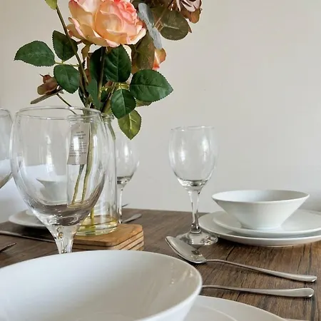 Apartment Close To Centre, Parking, Ao Arena, Victoria Station