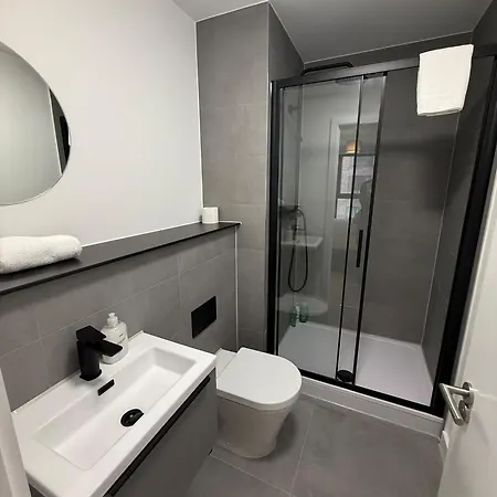 3 Bedroom With River Views Apartamento *