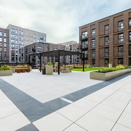 Stylish Centre 3br Apt, Sleeps 6 *