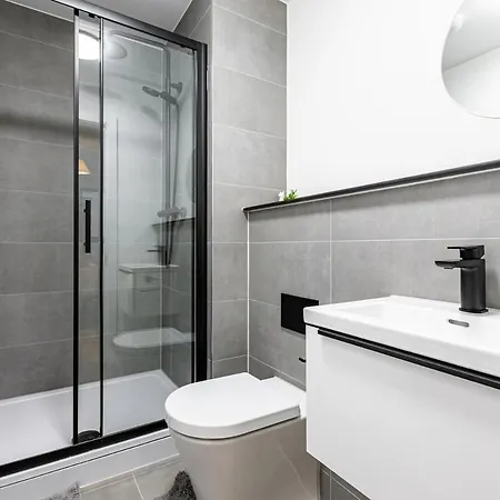 Stylish Centre 3br Apt, Sleeps 6