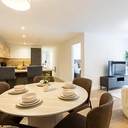 Spacious Berkeley Square - 3br & 2ba Mánchester