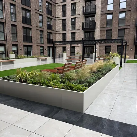 Deluxe 2 Bedroom With Large Roof Terrace Apartment