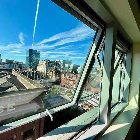 Modern Lux 2 Bedroom Flat Centre *