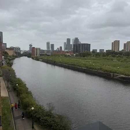 3 Bedroom With River Views Apartamento *
