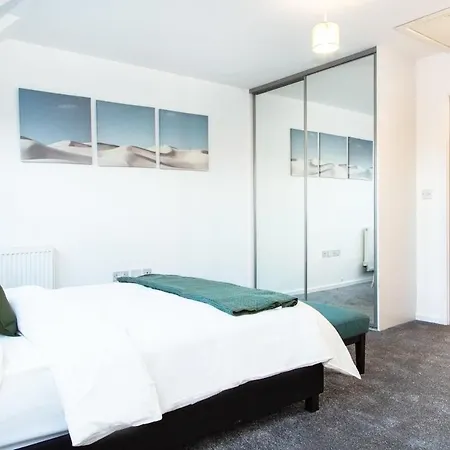 Spacious 4-bed For Families&corporate Apartamento