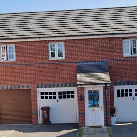 North 2-bed Sleeps 4 With Parking Apartamento *