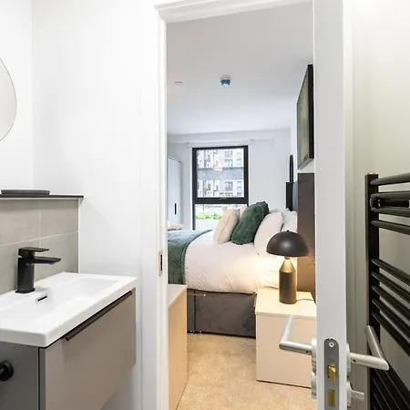 Modern 3br Retreat In Manchester, Sleeps 6 *