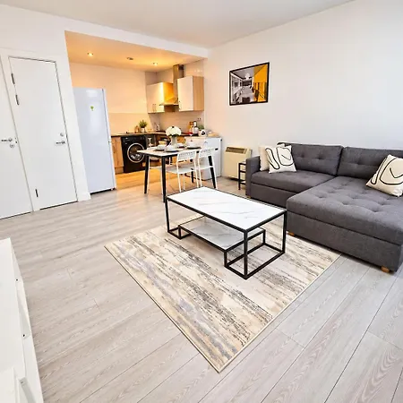 Salford Heights - 1 Bed, Sleep 4 Apartamento Mánchester