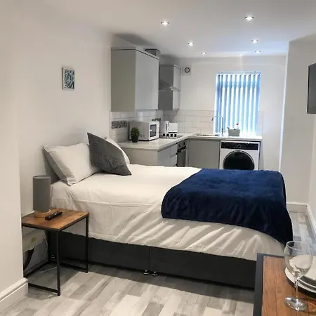 Apartamento 1 Bedroom Hosted By Eason With Free Parking And Access Mánchester