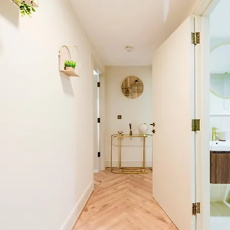 Apartamento Luxury 1br View - Piccadilly - Ao Arena - Sleeps 5 *
