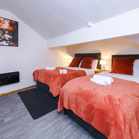 2 Bed Free Parking Sleeps 4 Apartamento