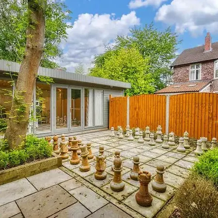 Garden In Victoria Park - Free Parking Mánchester